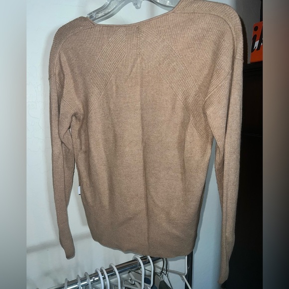 Calvin Klein sweater - Picture 2 of 6